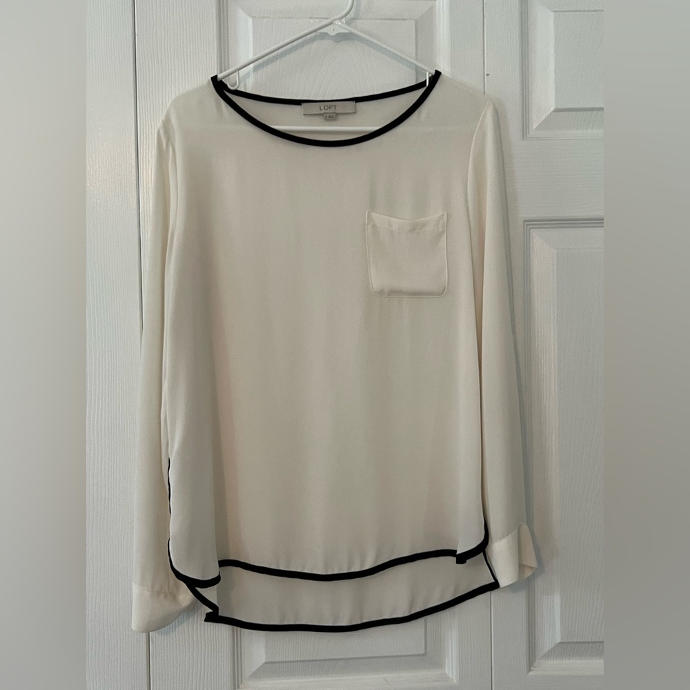 White silk Loft top with black details. Size medium. Great condition.